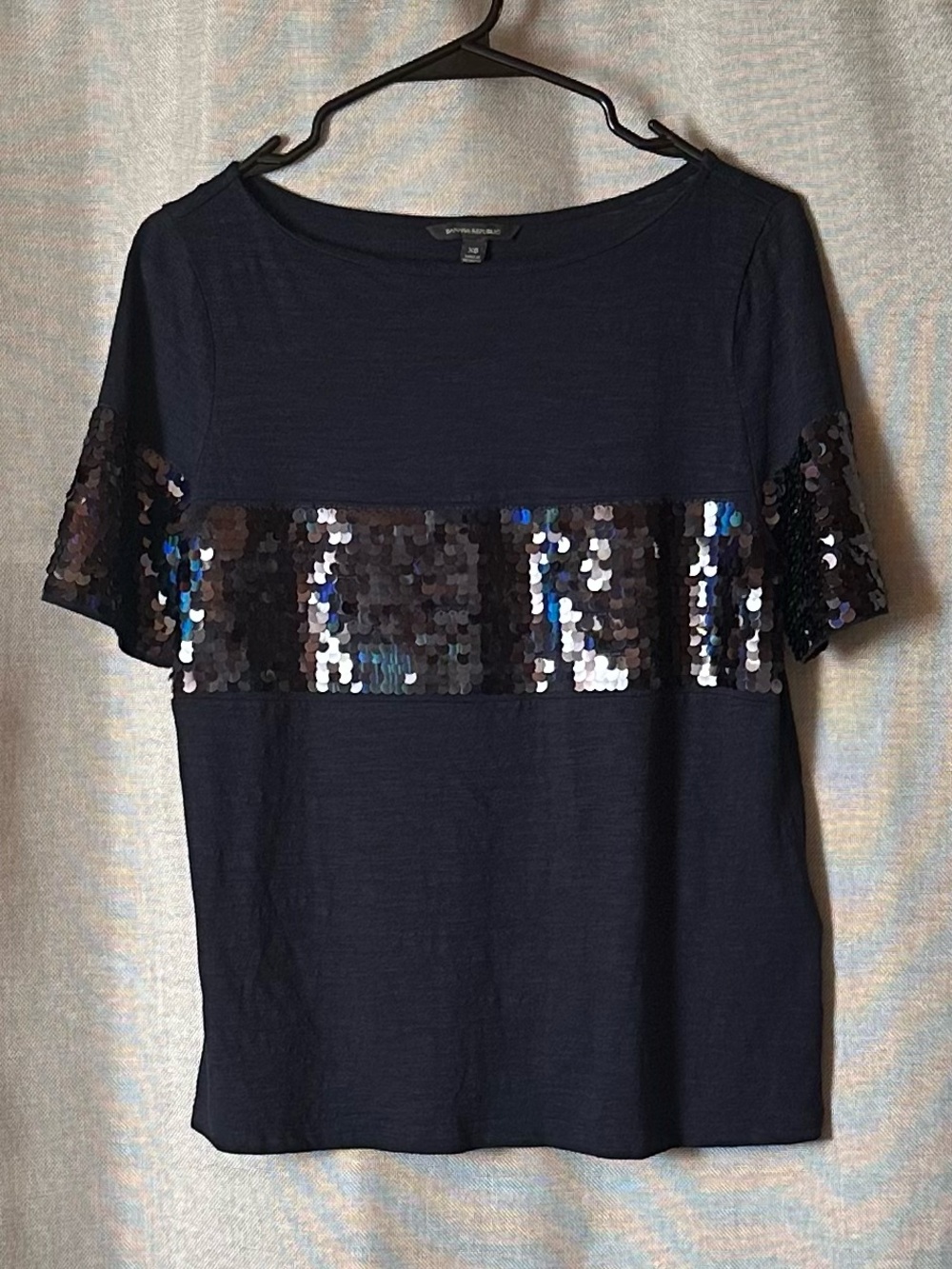 Banana Republic•sequin short-sleeve tee•XS•cotton/modal•black/silver•iridescent